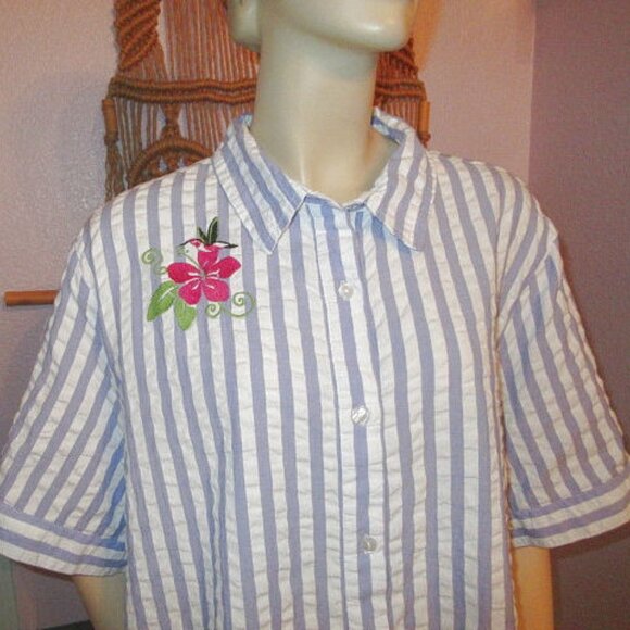 Country Store Seersucker Top Size 1X Embroidered Button Up Hummingbird Floral - Picture 2 of 10